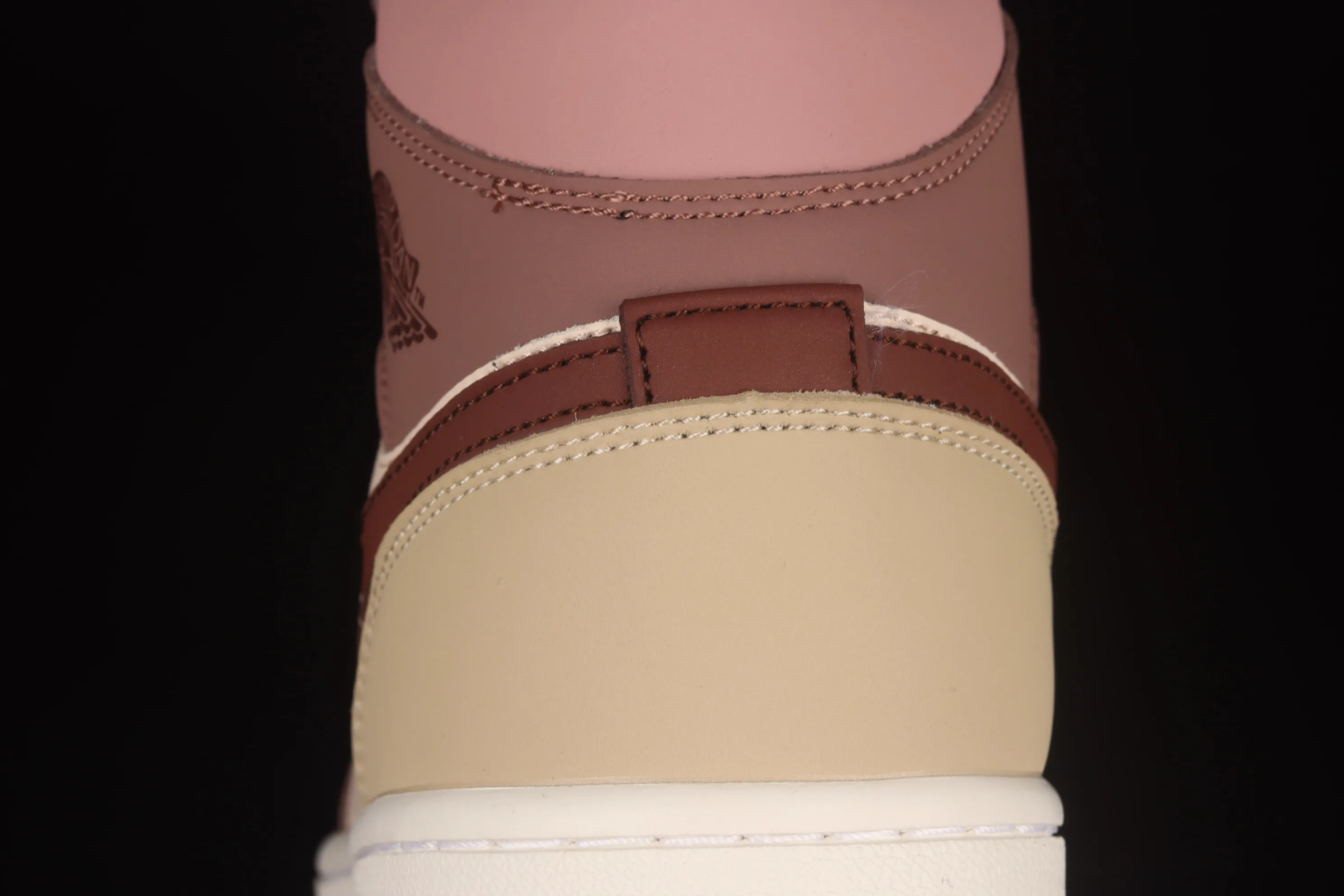 All categories Air Jordan Jordan series basketball shoes Air Jordan 1 Mid Different versions Air Jordan 1 Mid AJ1 Joe 1 smoke gray purple red red bean Chinese basketball shoes DO7440-821